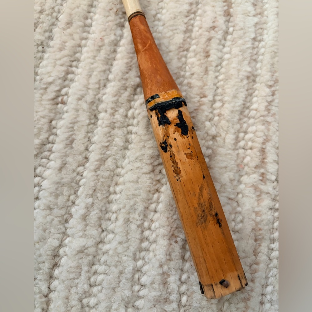Vintage Dumont Wooden Badminton Racket - Picture 4 of 5